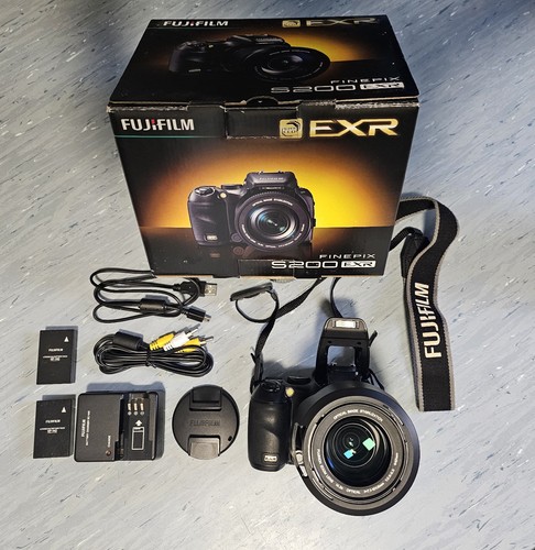 Fujifilm finepix s200exr - fujifilm,
