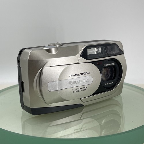 Fujifilm finepix 2400 zoom 1 - 2400,