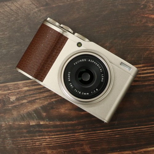 Fotocamera digitale compatta