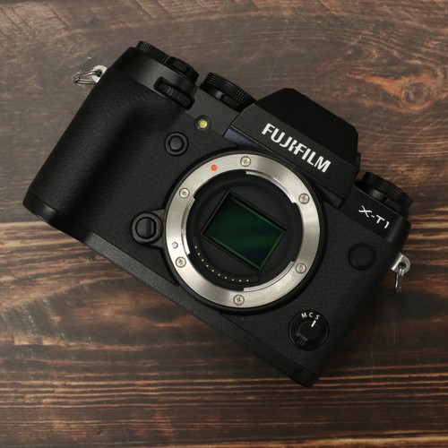 Fujifilm black mirrorless - black,